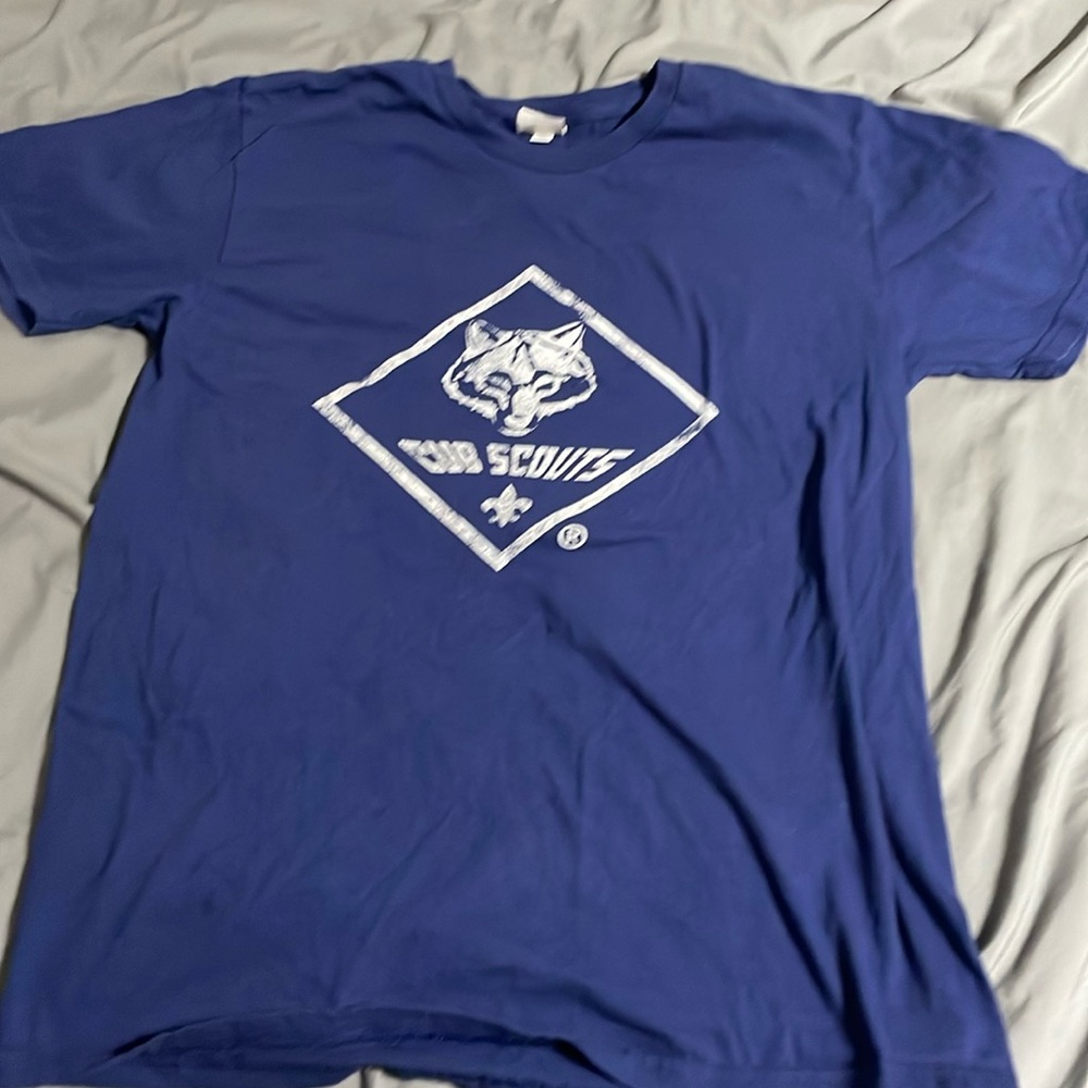 Men’s size m Cub Scout shirt
